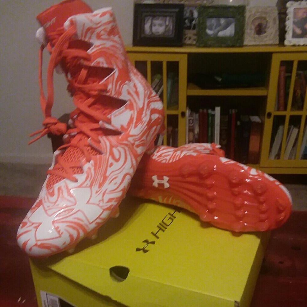 Men under armour football cleats